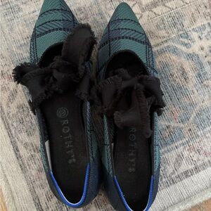 Rothy's Stylish Green and Black Loafers